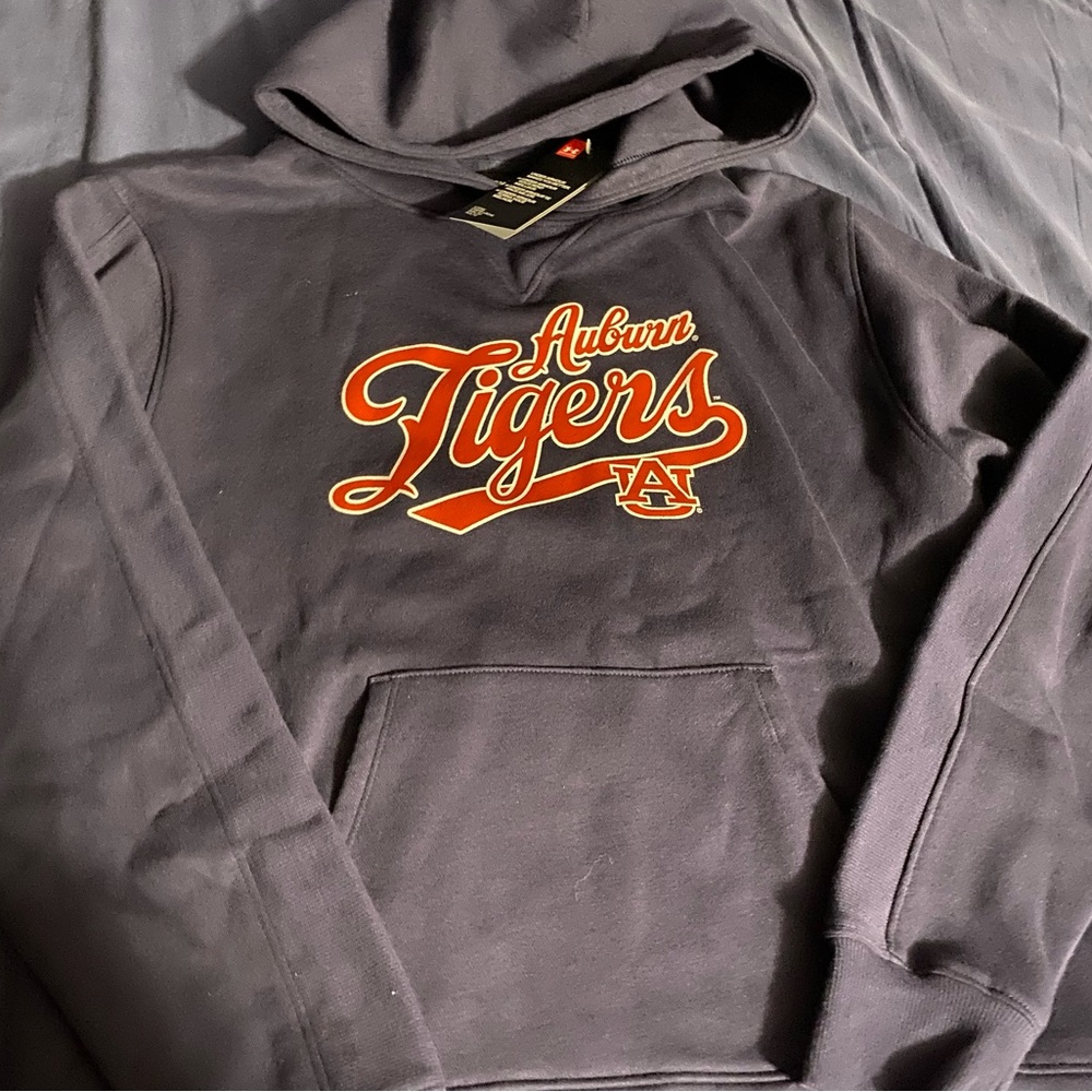 Auburn Tigers Under Armour Women’s Hoodie (Small) Retails for $65